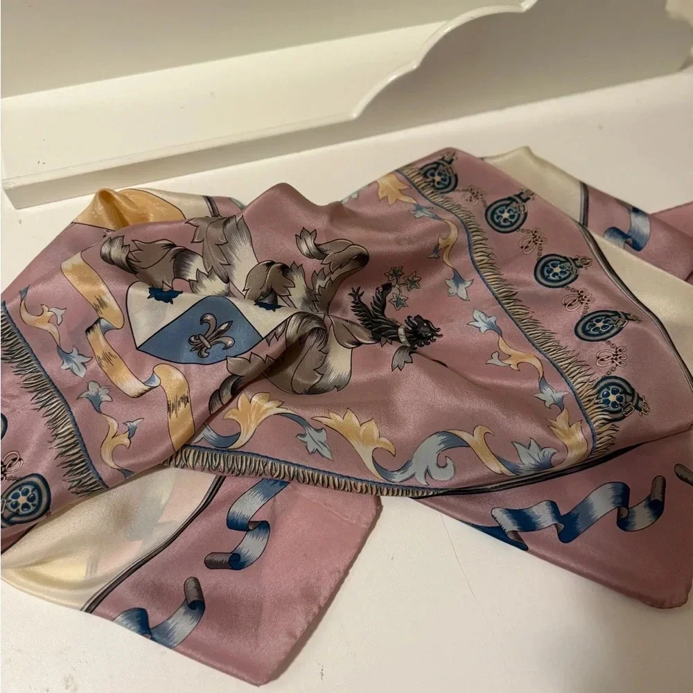 Echo scarf .Perfect colors chic and elegant . In great condition silk scarf